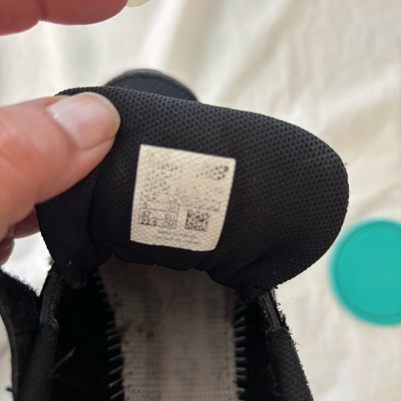 New Balance Fresh Foam Black Sneakers SZ 4.5 Youth Worn 1X - Picture 7 of 15